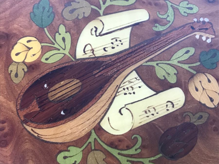 Lockable Sorrento Italian Music Box With Detailed Wooden Inlay Work Reuge Swiss Musical Movement Phantom Of The Opera [Photo 18]