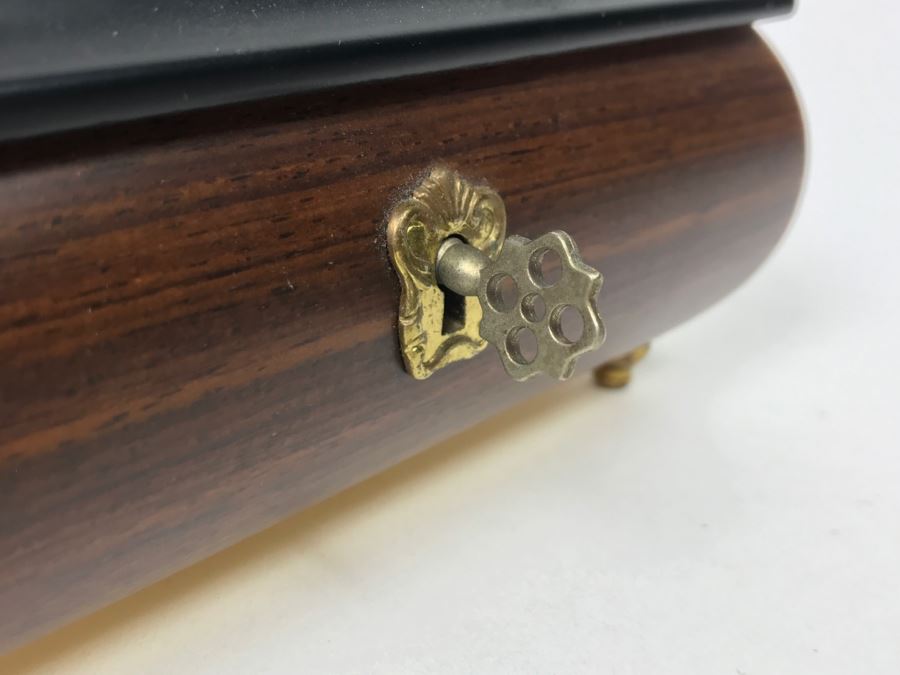 Lockable Sorrento Italian Music Box With Detailed Wooden Inlay Work Reuge Swiss Musical Movement Phantom Of The Opera [Photo 13]