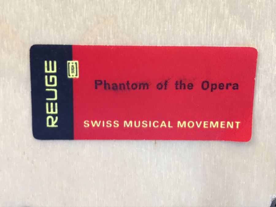 Lockable Sorrento Italian Music Box With Detailed Wooden Inlay Work Reuge Swiss Musical Movement Phantom Of The Opera [Photo 15]