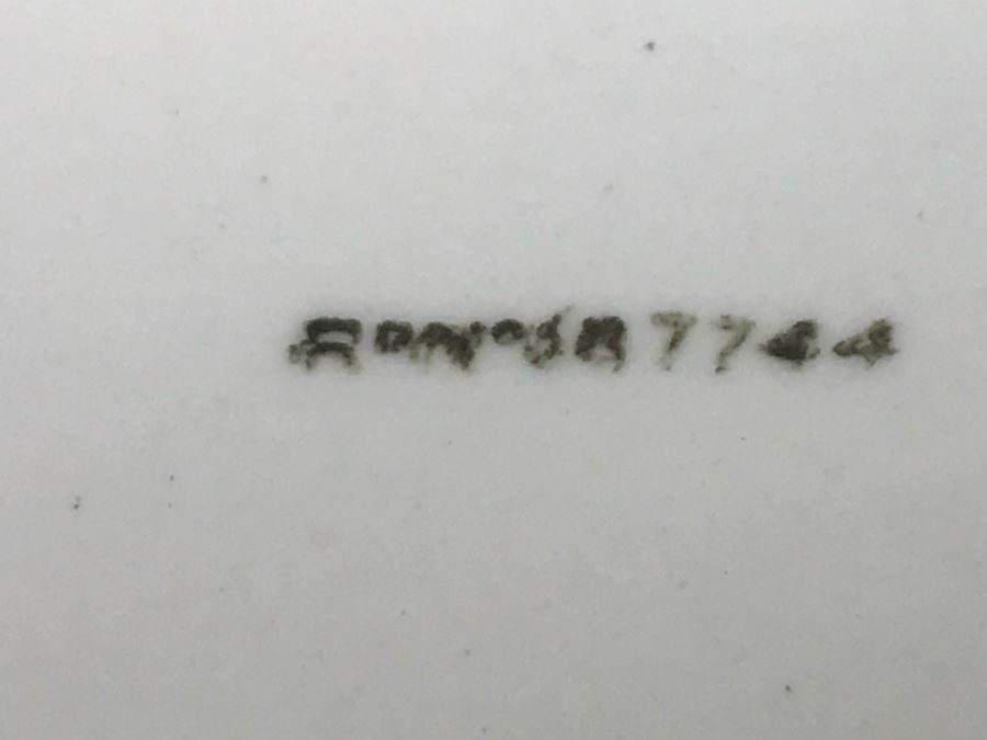 Hand Painted Covered Bowl [Photo 13]