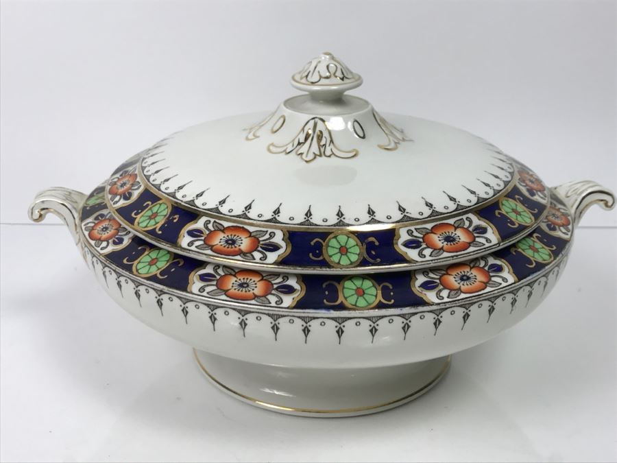 Hand Painted Covered Bowl [Photo 2]