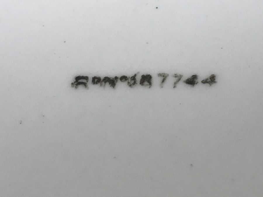 Hand Painted Covered Bowl [Photo 12]