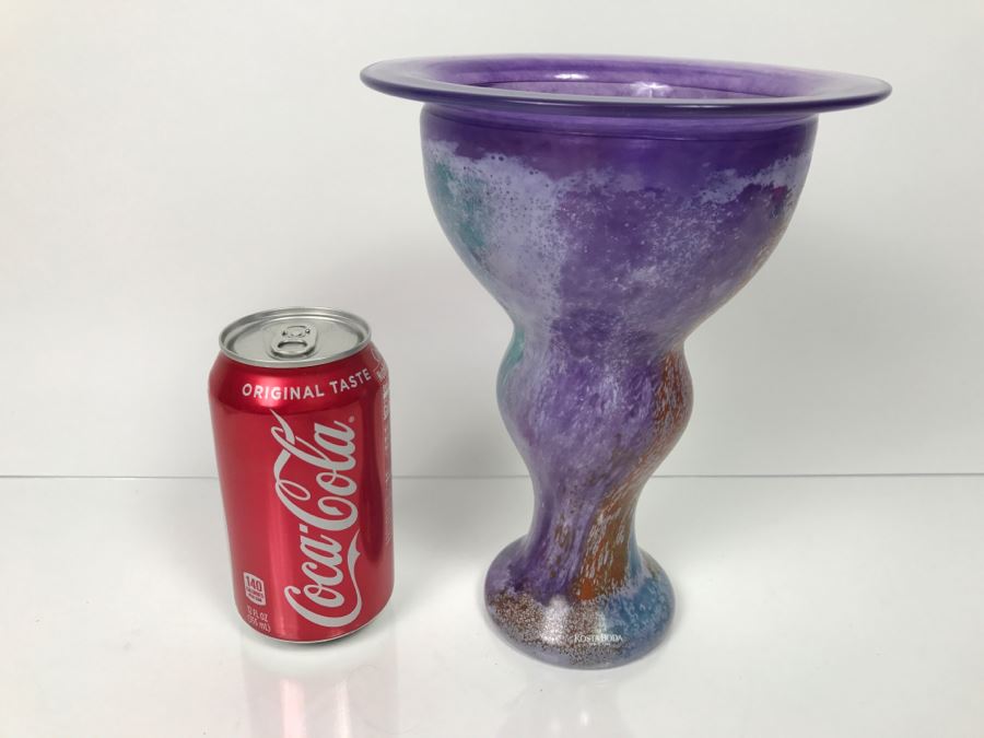 Large Signed KOSTA BODA Swedish Art Glass Vase [Photo 2]