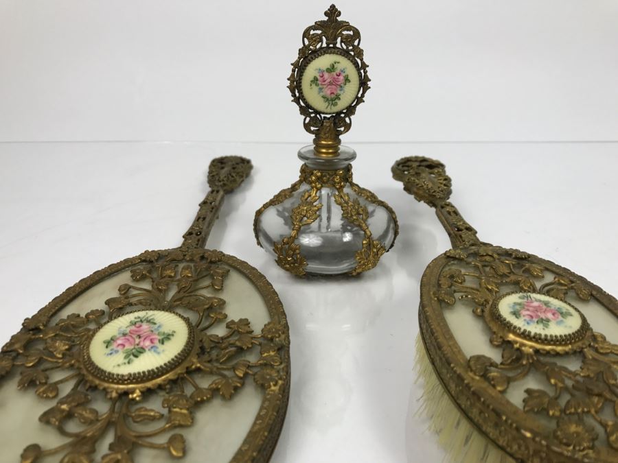 Vintage Vanity Set With Perfume Bottle, Brush And Handheld Vanity Mirror [Photo 21]