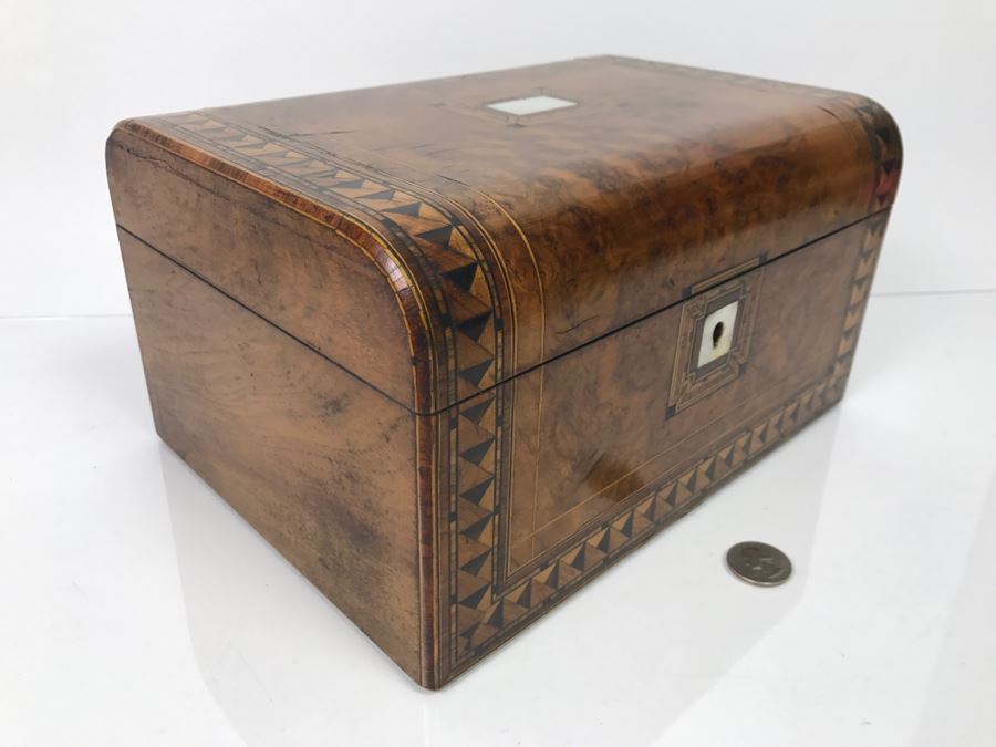 Detailed Antique Walnut Box With Geometric Inlaid Wood And Mother Of Pearl - A Few Suprises Inside [Photo 12]