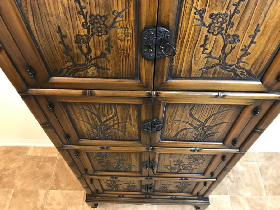 Wooden Chinoiserie 4-Drawer Cabinet Great For A Bar [Photo 7]