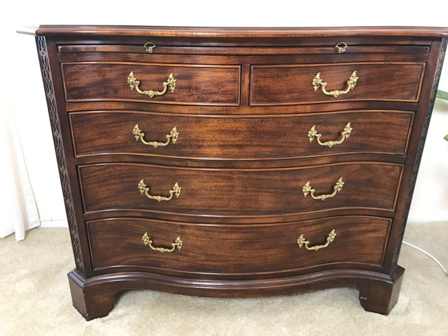 Mastercraft Interiors Bowfront Chest Of Drawers Dresser [Photo 1]