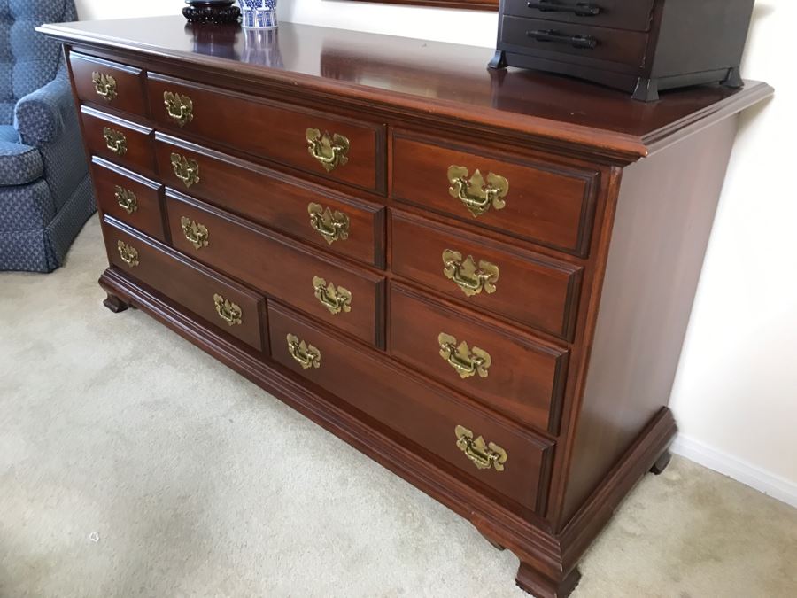 Harden 11-Drawer Chest Of Drawers Dresser [Photo 2]