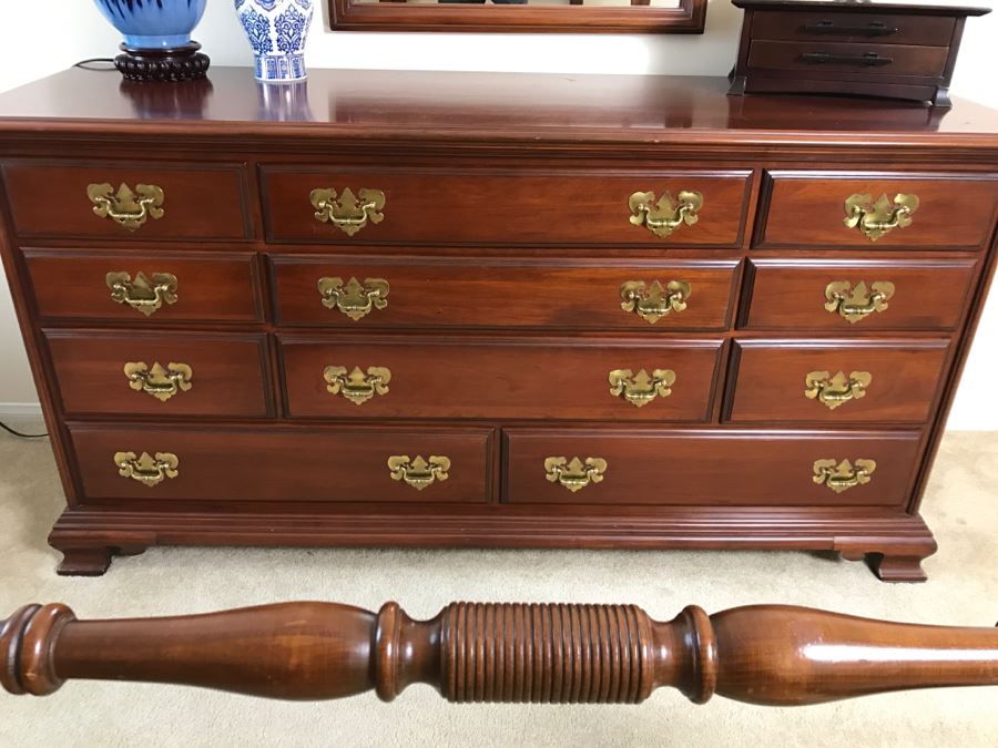 Harden 11-Drawer Chest Of Drawers Dresser [Photo 4]