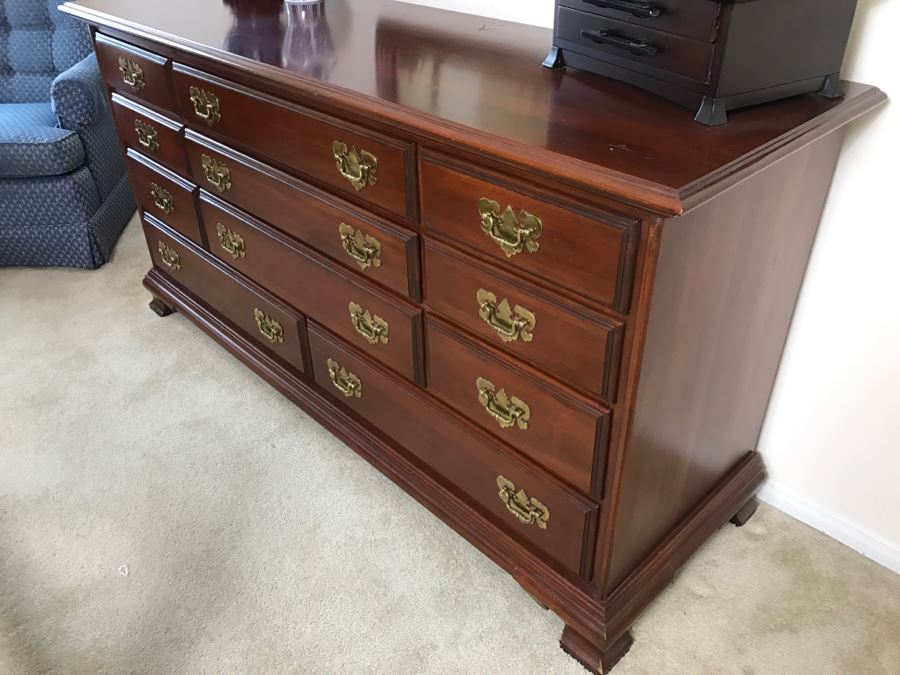 Harden 11-Drawer Chest Of Drawers Dresser [Photo 7]