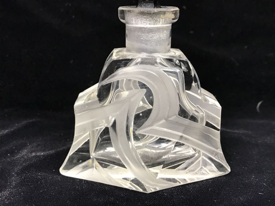 Vintage Glass Perfume Bottle [Photo 3]