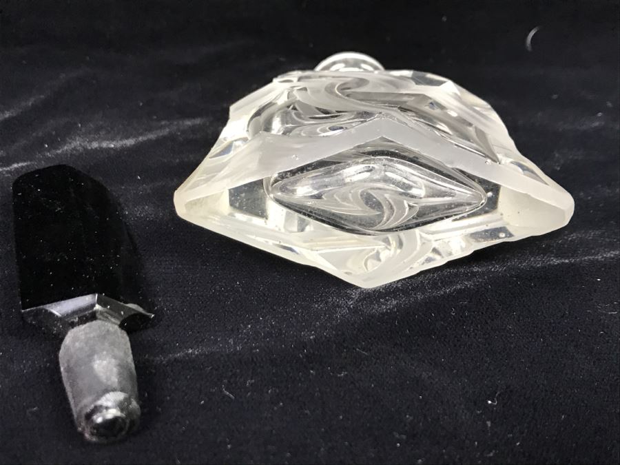 Vintage Glass Perfume Bottle [Photo 7]