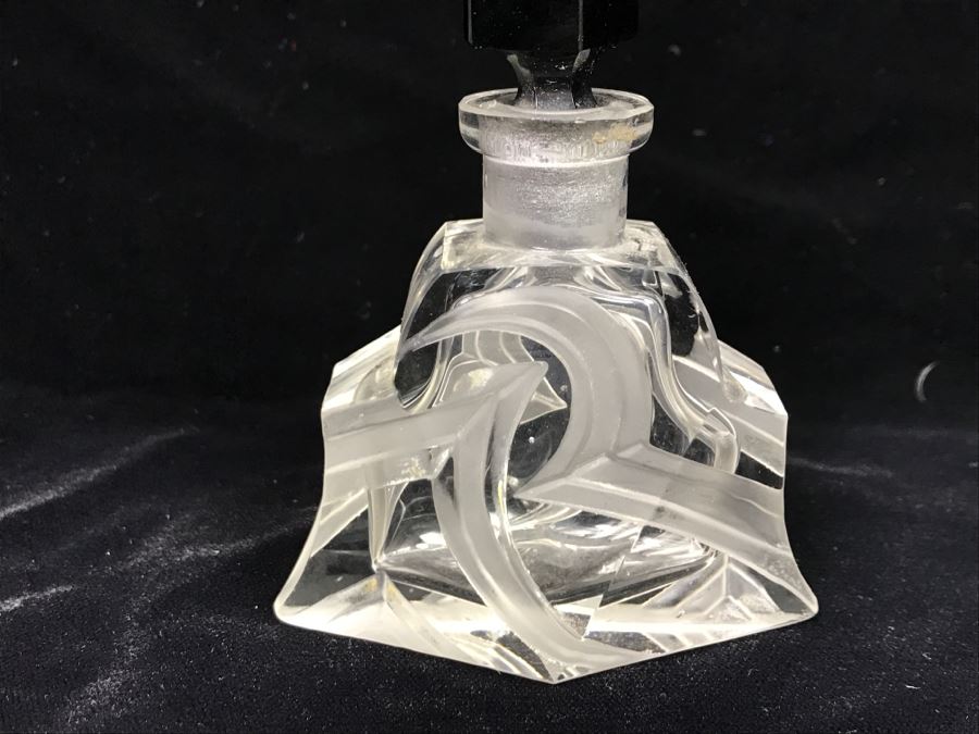 Vintage Glass Perfume Bottle [Photo 2]