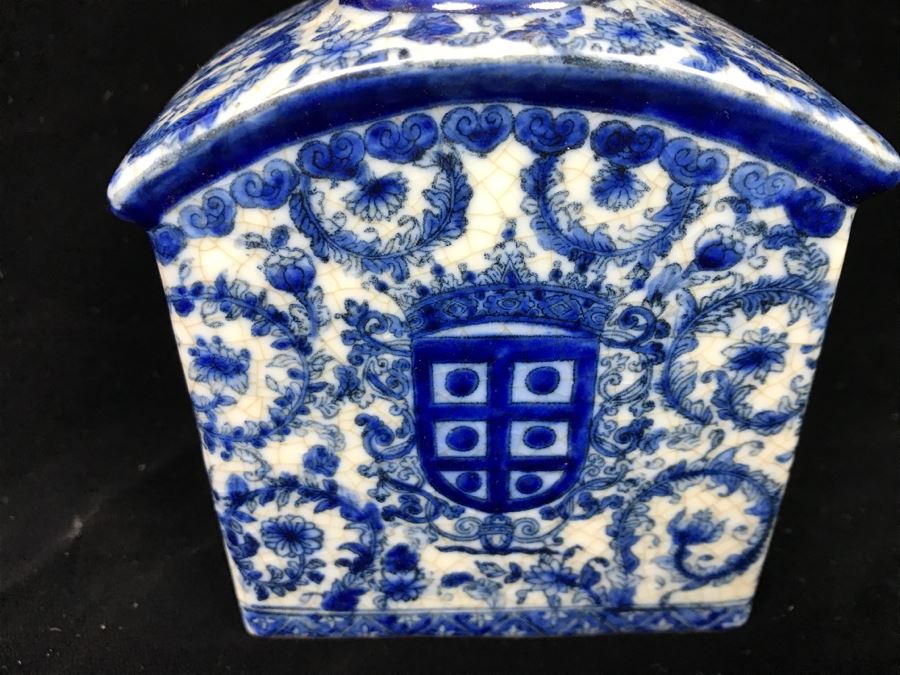 Vintage JUWC Porcelain Blue And White Flask Made In The People Repubic Of China [Photo 4]