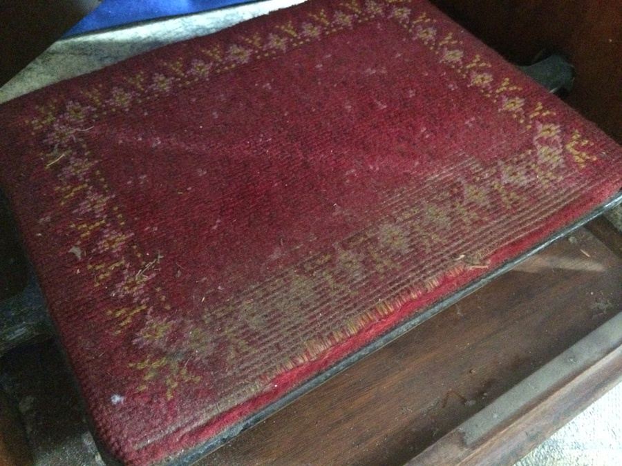 Vintage 1900 SINGER Sewing Machine w/ Cabinet and Manual 27K / 28K [Photo 16]