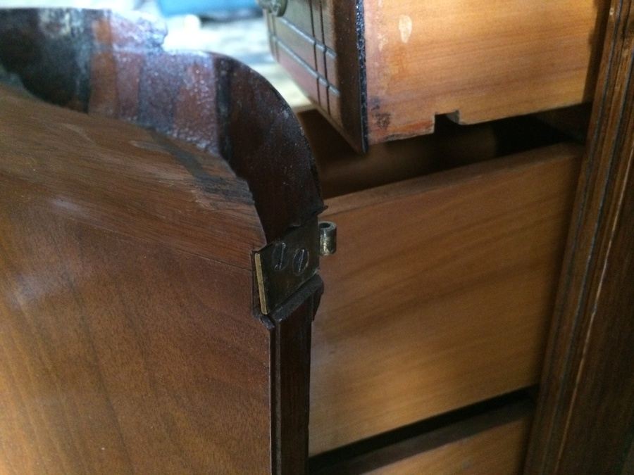 Vintage 1900 SINGER Sewing Machine w/ Cabinet and Manual 27K / 28K [Photo 18]