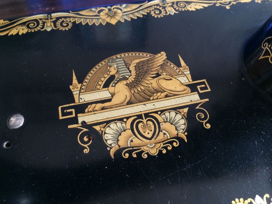 Vintage 1900 SINGER Sewing Machine w/ Cabinet and Manual 27K / 28K [Photo 14]