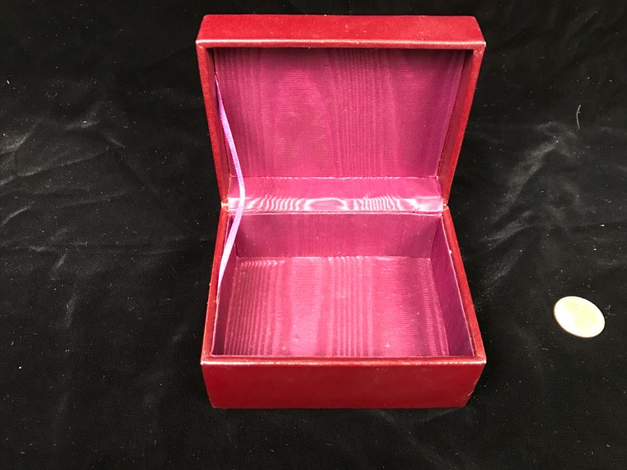 Box With 999 Repoussé Silver Top [Photo 6]