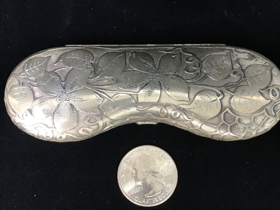 Antique Chased German Silver Eyeglass Case [Photo 5]