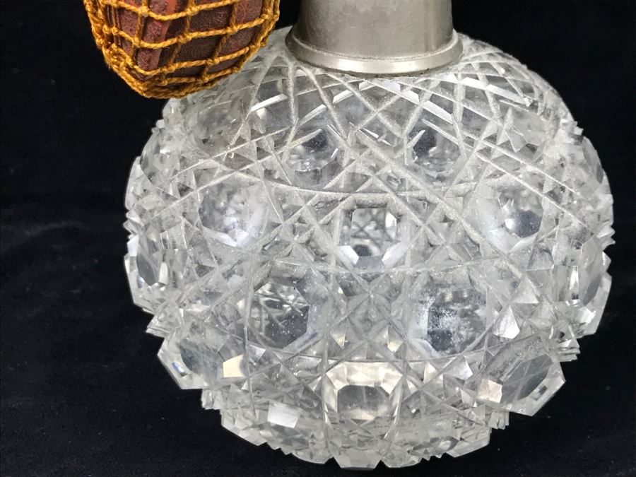 Antique Cut Crystal Perfume Bottle [Photo 4]