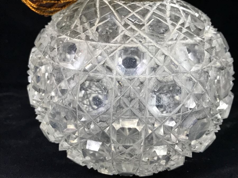 Antique Cut Crystal Perfume Bottle [Photo 3]