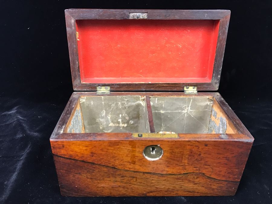 Antique Wooden Tea Box [Photo 2]