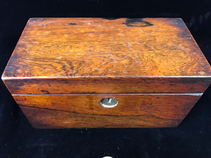 Antique Wooden Tea Box [Photo 3]
