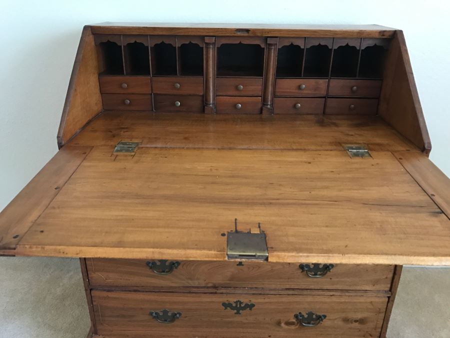Antique 1750-1760 Handmade Inlaid Maple And Walnut Slant Lid Desk With Multiple Drawers Desk Chippendale Period From Boston Salem Area Of MA [Photo 8]