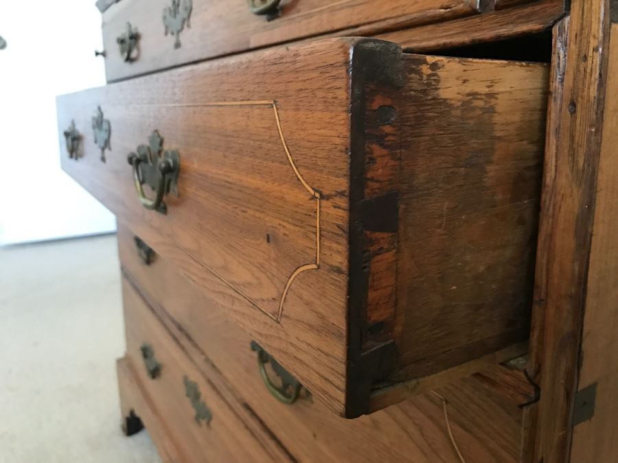 Antique 1750-1760 Handmade Inlaid Maple And Walnut Slant Lid Desk With Multiple Drawers Desk Chippendale Period From Boston Salem Area Of MA [Photo 16]