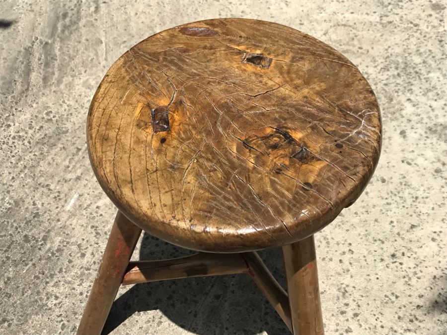 Primitive Wooden 3 Leg Stool [Photo 4]