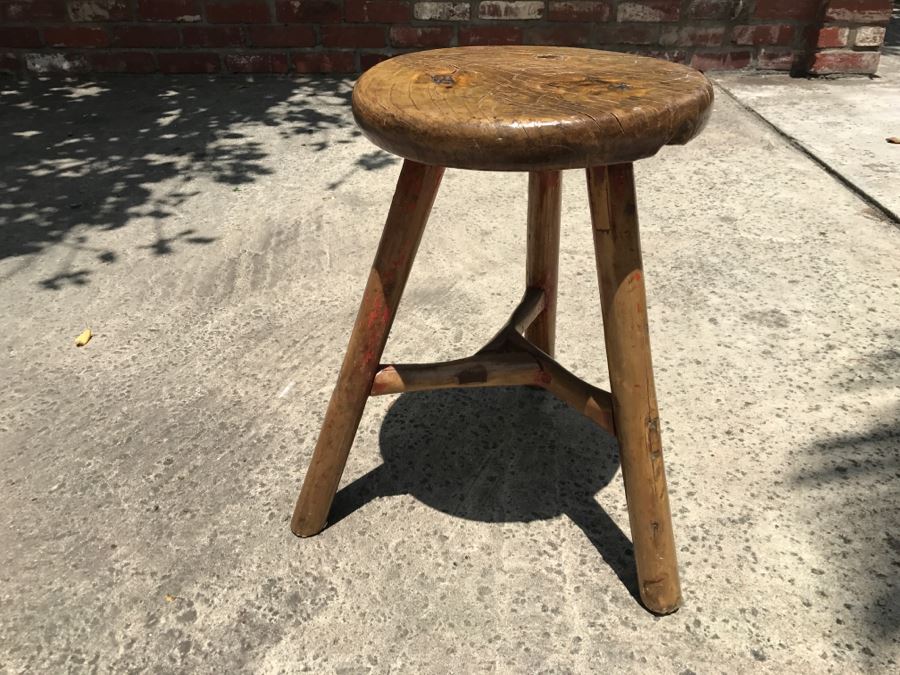 Primitive Wooden 3 Leg Stool [Photo 2]
