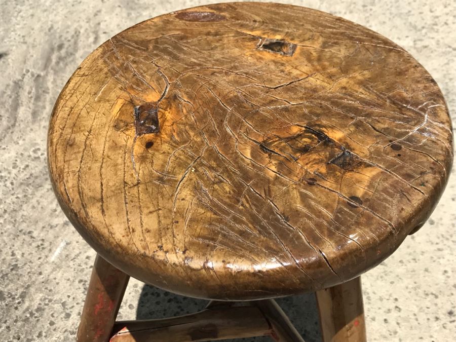 Primitive Wooden 3 Leg Stool [Photo 5]