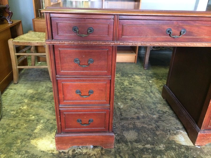 Vintage Desk [Photo 4]
