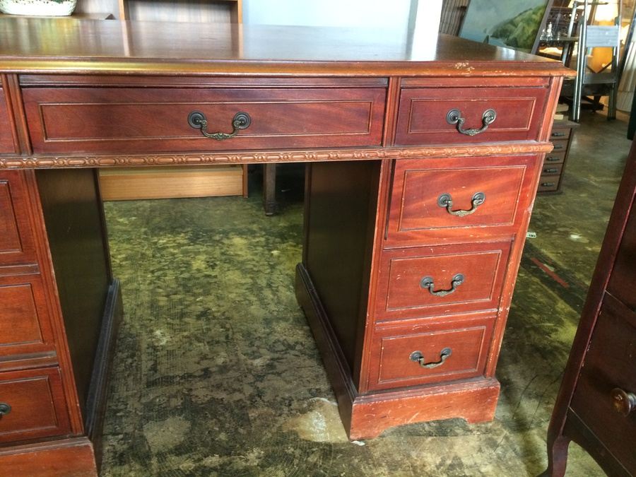 Vintage Desk [Photo 5]