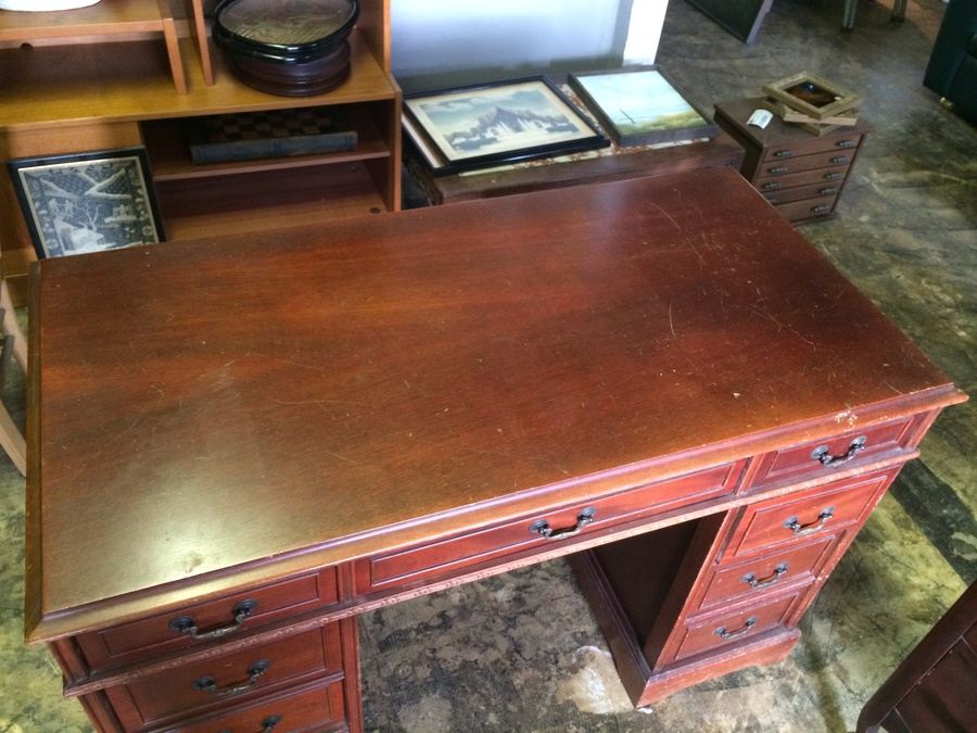 Vintage Desk [Photo 2]