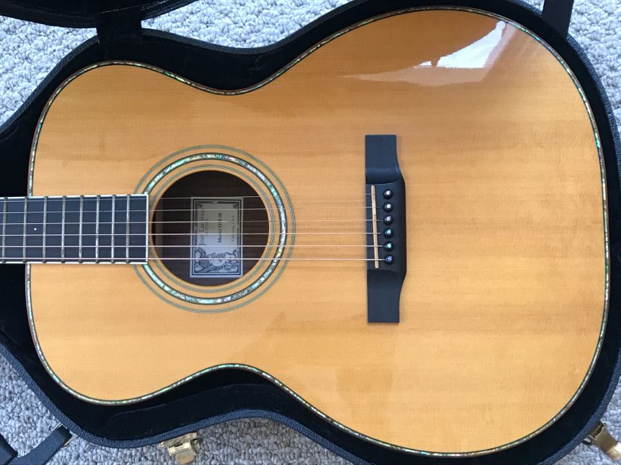 Like New Jean Larrivée Guitar Model OM-10 Rosewood/Sitka With Mother Of Pearl Inlay And Hard Case Made In California, USA Retails For $4,324 [Photo 3]