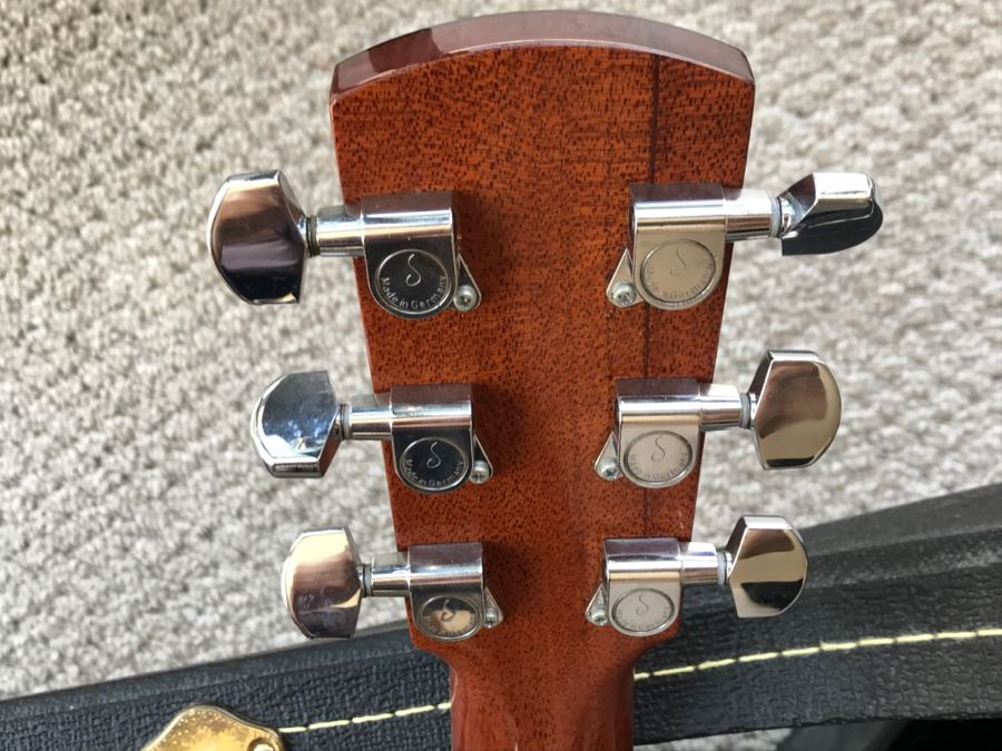Like New Jean Larrivée Guitar Model OM-10 Rosewood/Sitka With Mother Of Pearl Inlay And Hard Case Made In California, USA Retails For $4,324 [Photo 16]