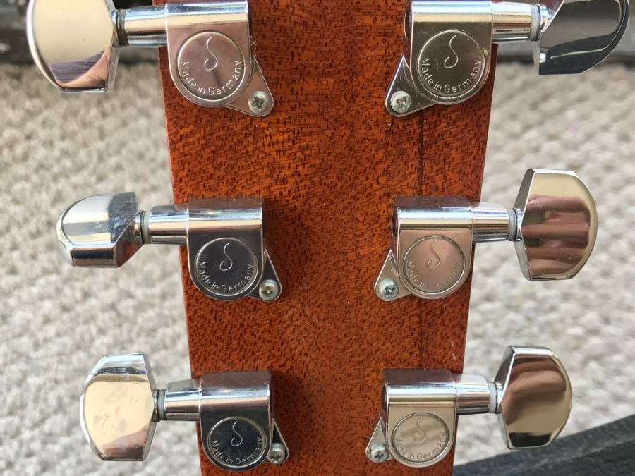 Like New Jean Larrivée Guitar Model OM-10 Rosewood/Sitka With Mother Of Pearl Inlay And Hard Case Made In California, USA Retails For $4,324 [Photo 15]