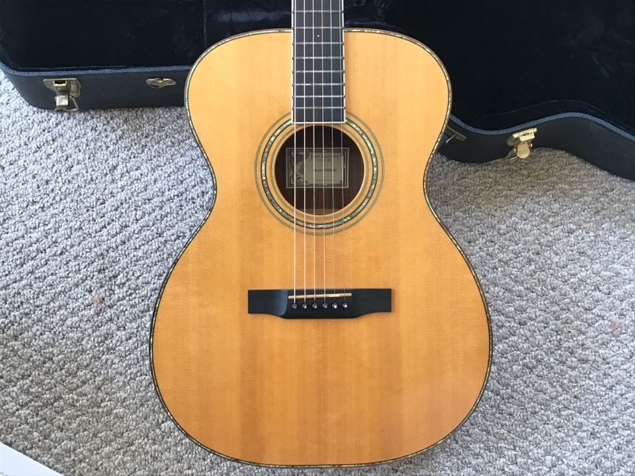Like New Jean Larrivée Guitar Model OM-10 Rosewood/Sitka With Mother Of Pearl Inlay And Hard Case Made In California, USA Retails For $4,324 [Photo 14]