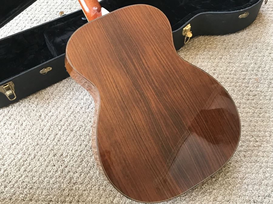 Like New Jean Larrivée Guitar Model OM-10 Rosewood/Sitka With Mother Of Pearl Inlay And Hard Case Made In California, USA Retails For $4,324 [Photo 17]