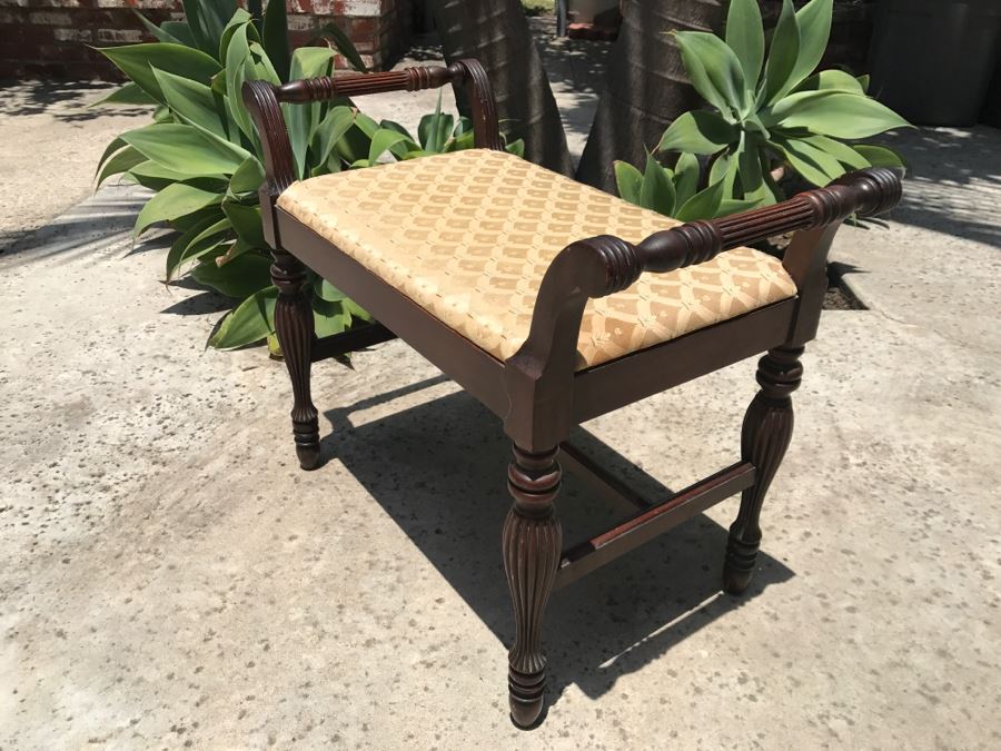 Vintage Bench Stool [Photo 5]