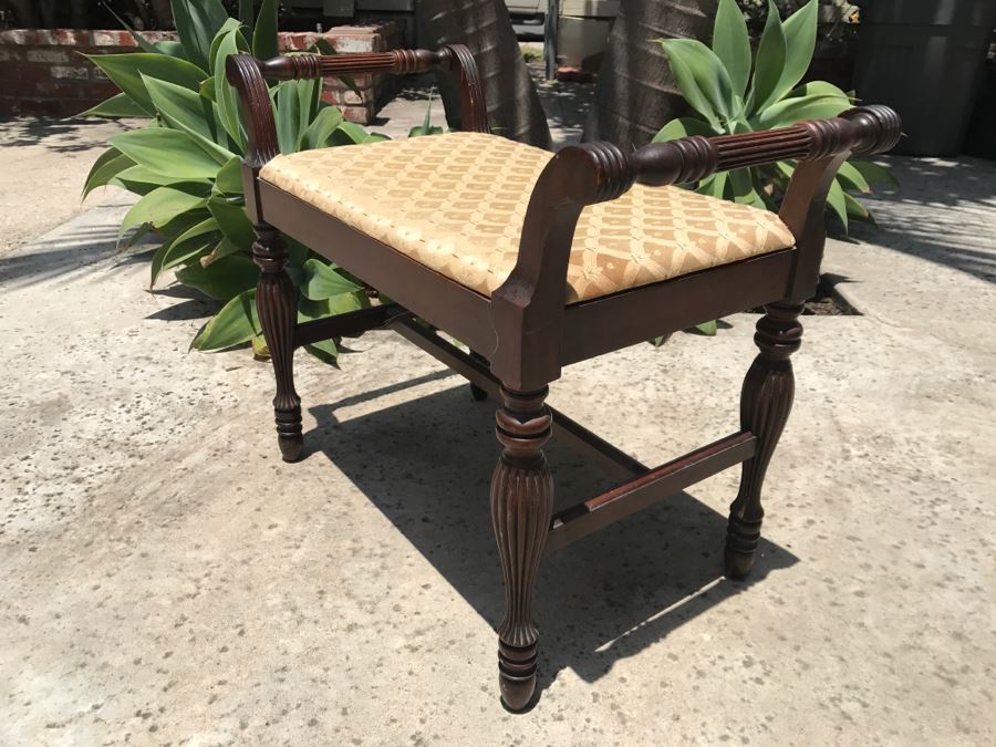 Vintage Bench Stool [Photo 2]