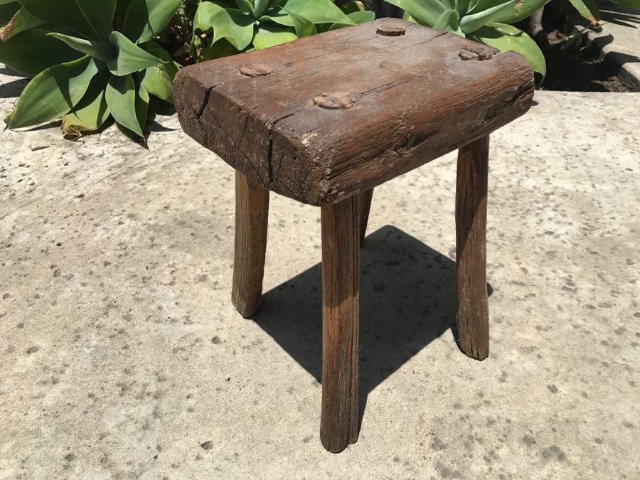 Primitive Handmade Milking Stool [Photo 4]
