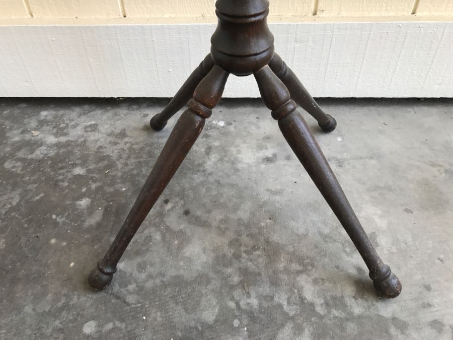 Vintage Wooden Coat Rack [Photo 4]