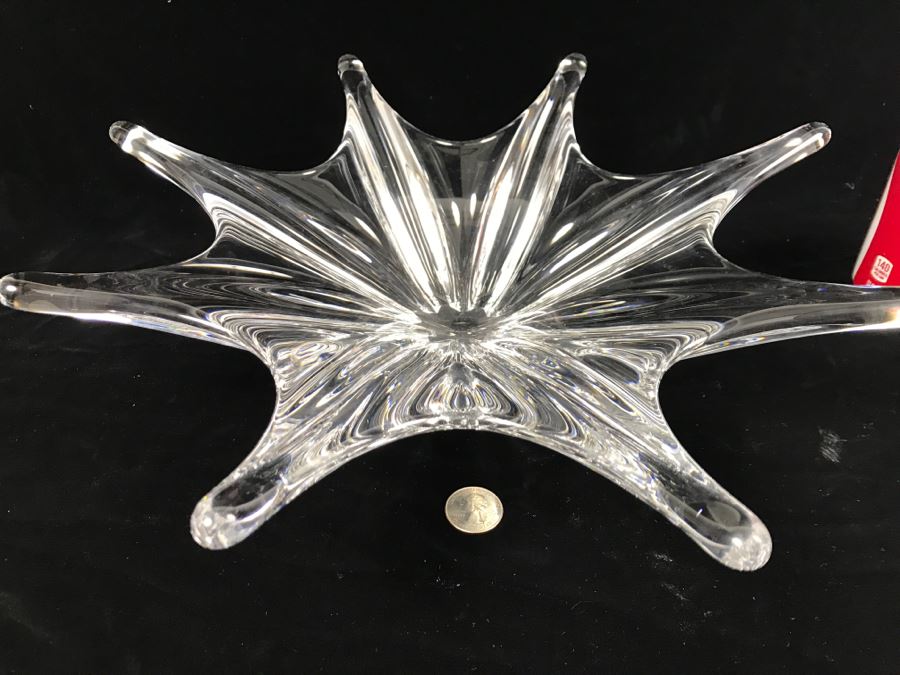 Large Baccarat Crystal Star Bowl France [Photo 1]
