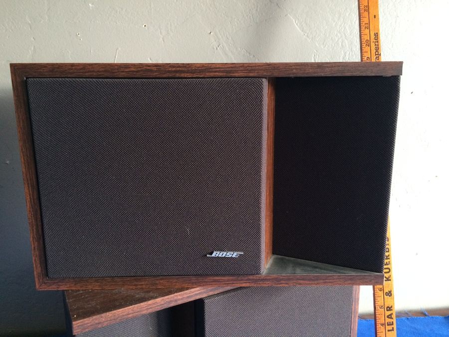 Pair of BOSE Bookshelf Speakers 201 Series II [Photo 3]