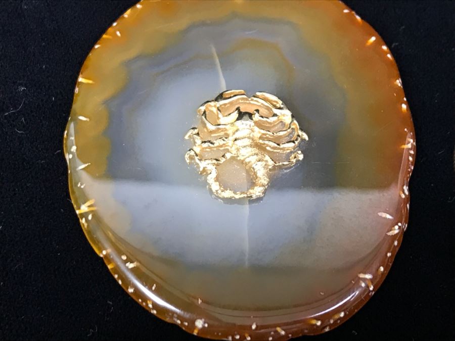 14K Yellow Gold Scorpion Mounted On Agate Stone Pendant [Photo 3]