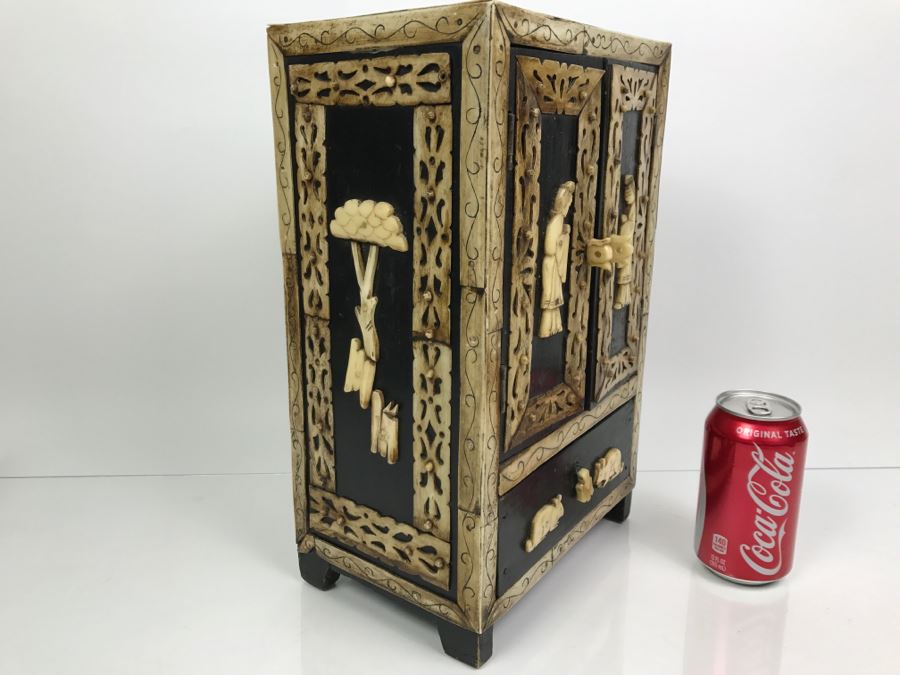 Chinese Wooden Jewelry Box With Bone Carved Embellishments [Photo 2]