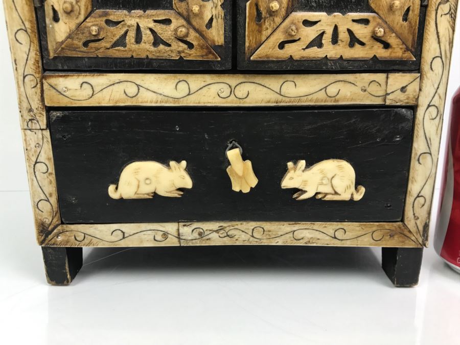 Chinese Wooden Jewelry Box With Bone Carved Embellishments [Photo 8]