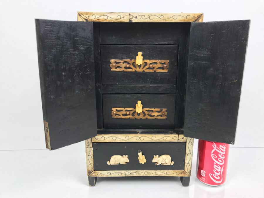 Chinese Wooden Jewelry Box With Bone Carved Embellishments [Photo 3]